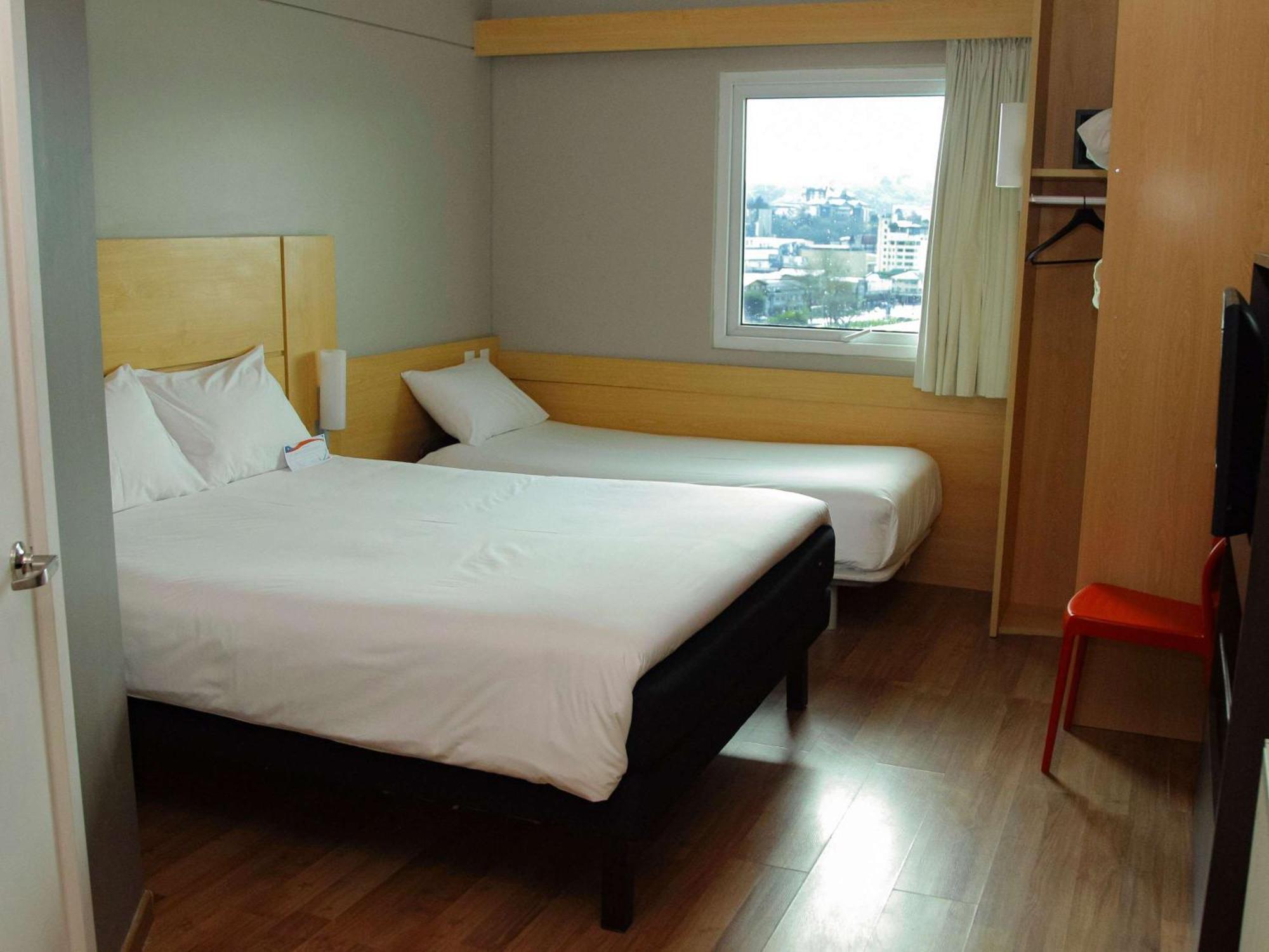Ibis 3*